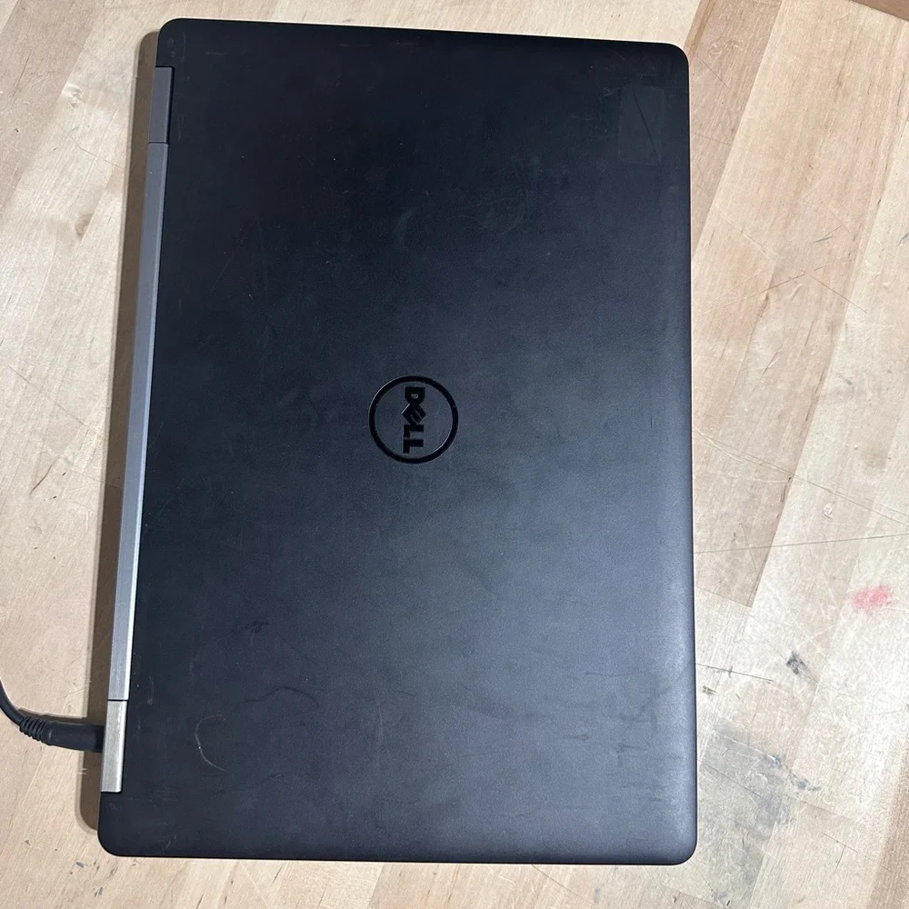 Dell Latitude E5570 i5 with charger